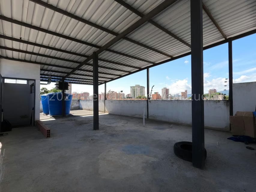 Comercial (Local Comercial) en Alquiler en Zona Este, Lara - 39