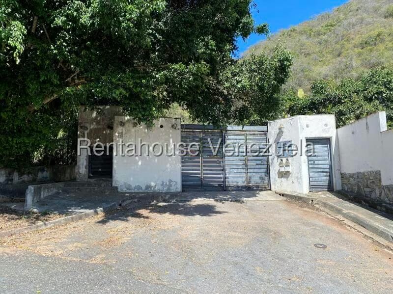 Terreno (Residencial) en Venta en Prados del Este, Distrito Metropolitano - 2
