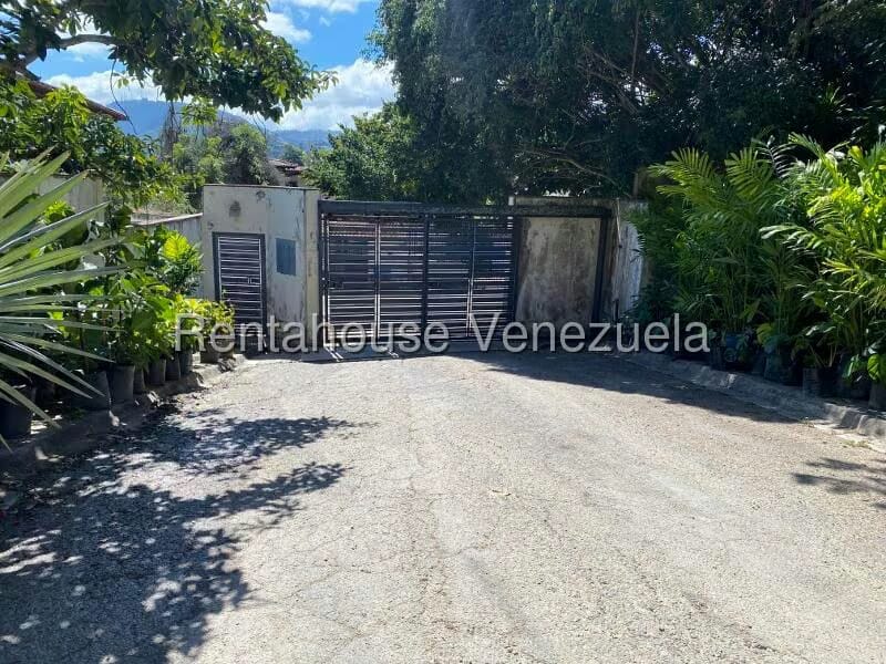 Terreno (Residencial) en Venta en Prados del Este, Distrito Metropolitano - 4