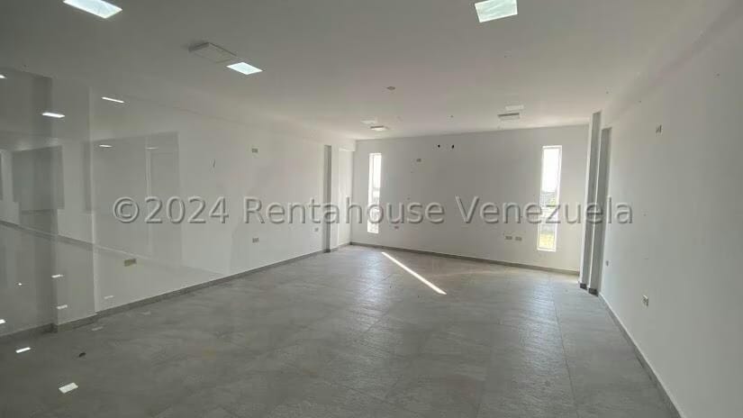 Comercial (Local Comercial) en Alquiler en La 'L', Zulia - 3