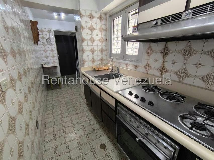 Apartamento (1 Nivel) en Alquiler en Colinas de Bello Monte, Distrito Metropolitano - 11