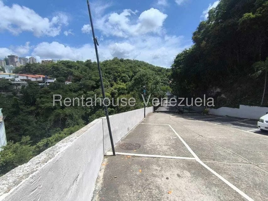 Apartamento (1 Nivel) en Alquiler en Colinas de Bello Monte, Distrito Metropolitano - 24