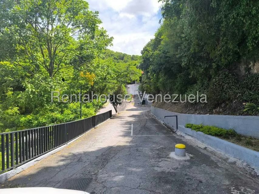 Apartamento (1 Nivel) en Alquiler en Colinas de Bello Monte, Distrito Metropolitano - 25