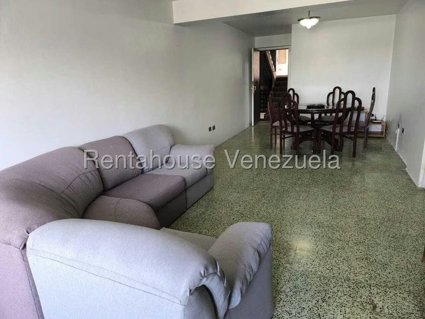 Apartamento (1 Nivel) en Alquiler en Colinas de Bello Monte, Distrito Metropolitano - 9