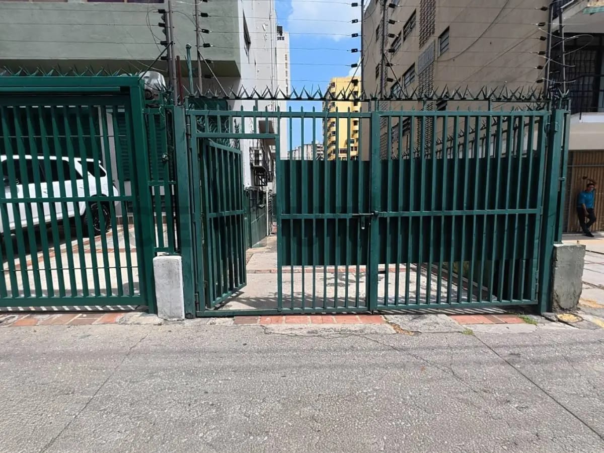 Local Comercial en Alquiler de Sabana Grande Caracas - 2