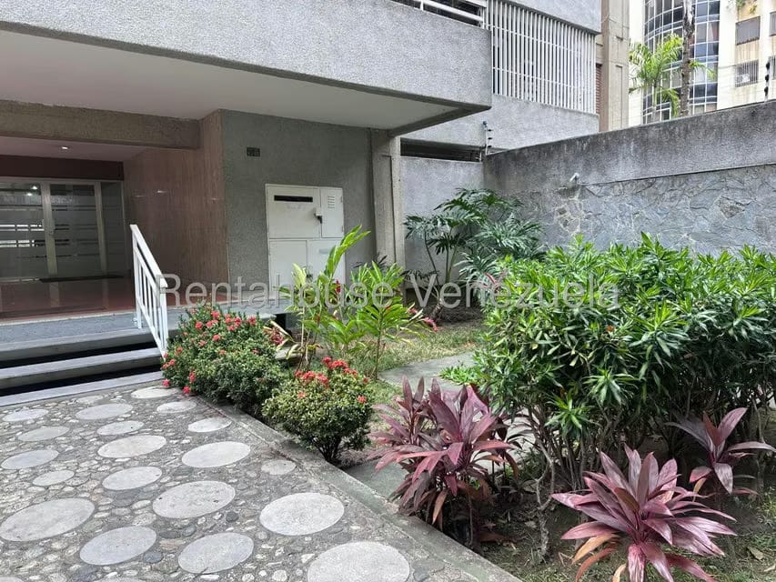 Apartamento (1 Nivel) en Venta en La Florida, Distrito Metropolitano - 2