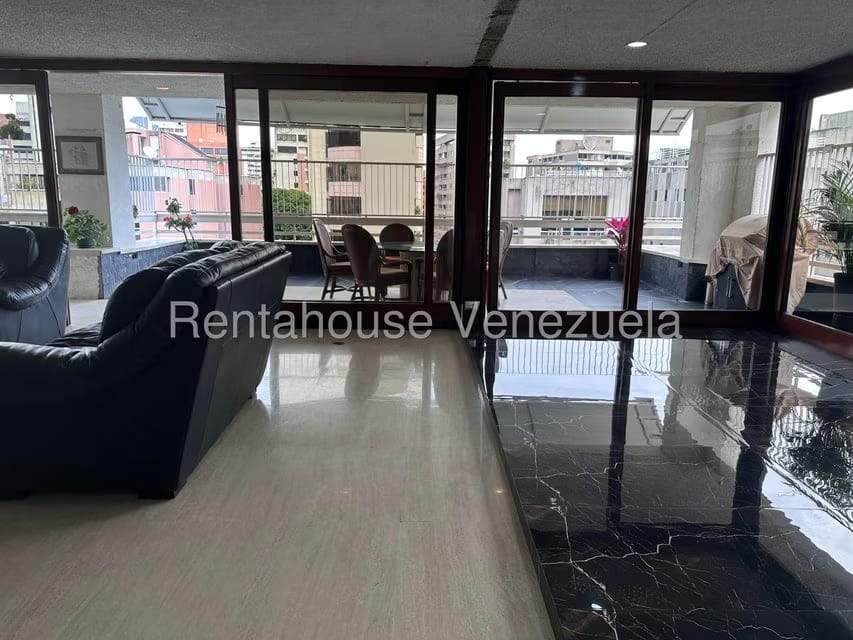 Apartamento (1 Nivel) en Venta en La Florida, Distrito Metropolitano - 11