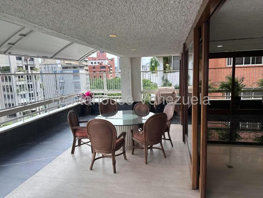 Apartamento (1 Nivel) en Venta en La Florida, Distrito Metropolitano - 14