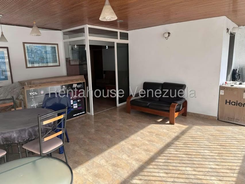 Apartamento (1 Nivel) en Venta en La Florida, Distrito Metropolitano - 27
