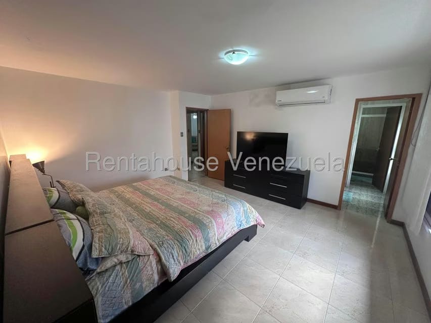 Apartamento (1 Nivel) en Venta en La Florida, Distrito Metropolitano - 30