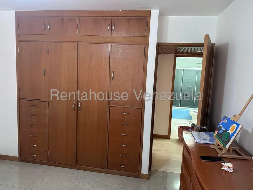 Apartamento (1 Nivel) en Venta en La Florida, Distrito Metropolitano - 35