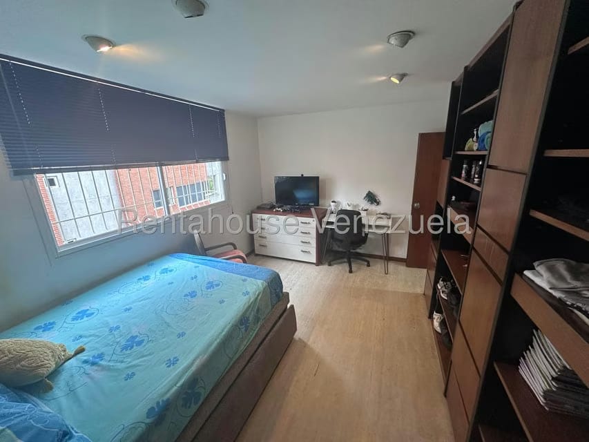Apartamento (1 Nivel) en Venta en La Florida, Distrito Metropolitano - 40