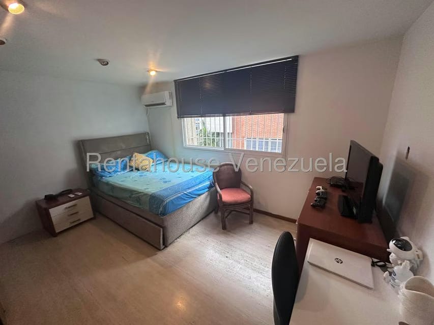 Apartamento (1 Nivel) en Venta en La Florida, Distrito Metropolitano - 41