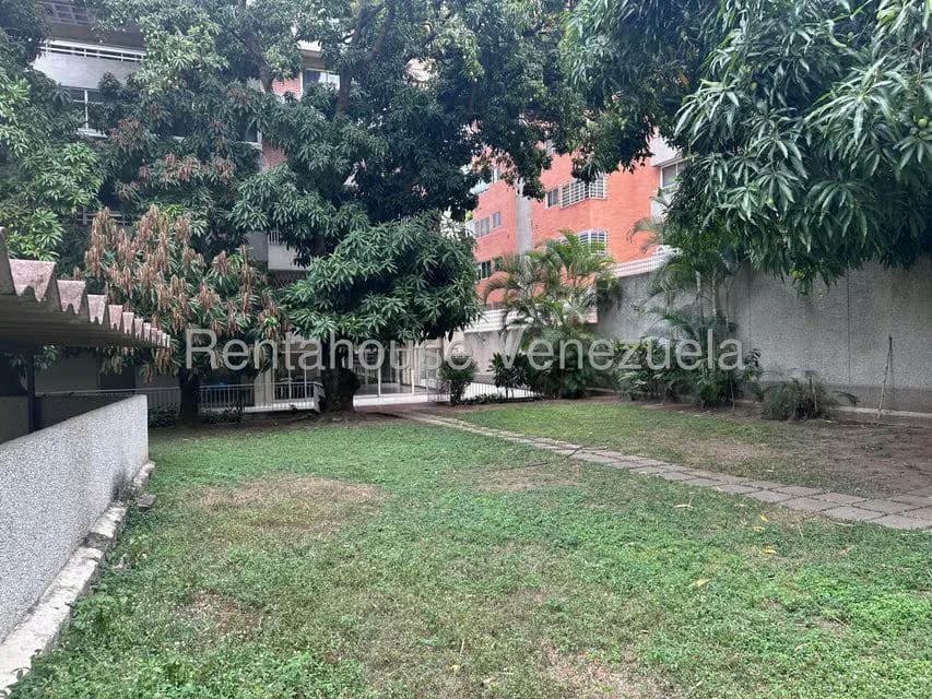 Apartamento (1 Nivel) en Venta en La Florida, Distrito Metropolitano - 49