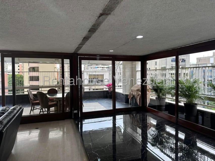Apartamento (1 Nivel) en Venta en La Florida, Distrito Metropolitano - 10