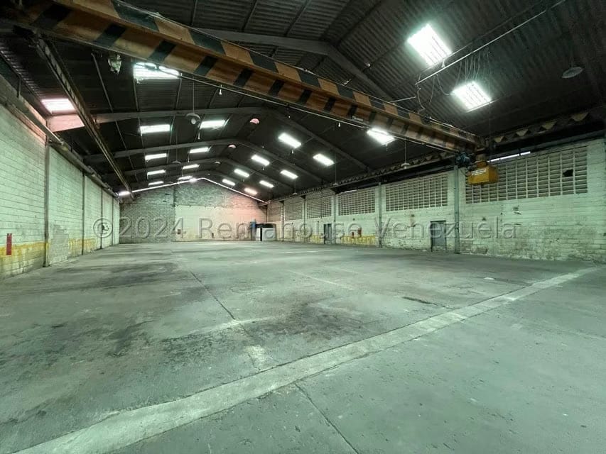 Comercial (Local Comercial) en Alquiler en Zona Industrial La Hamaca, Aragua - 11