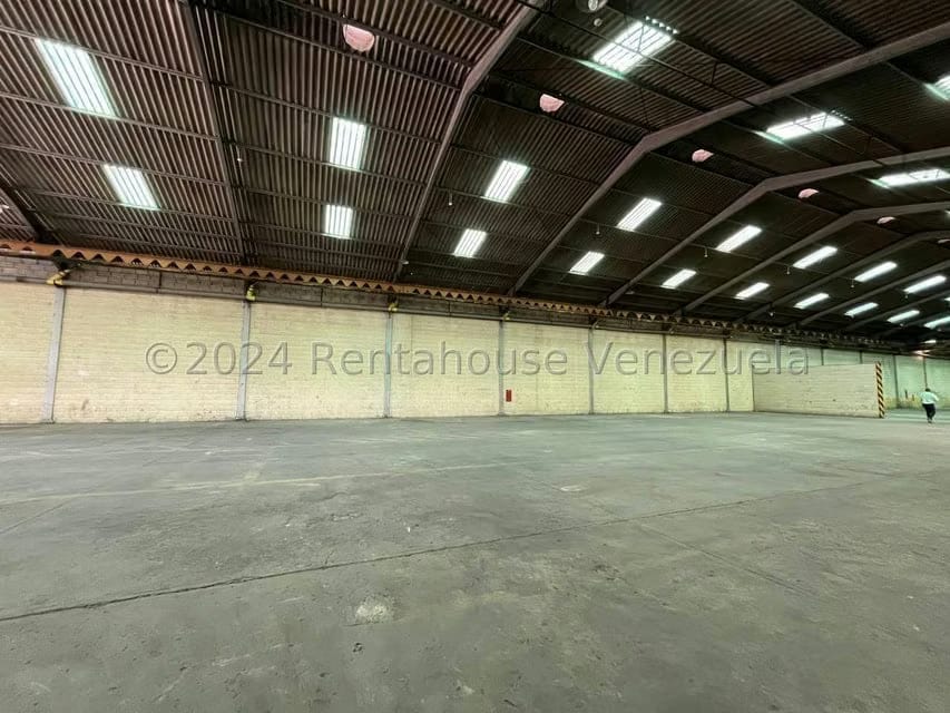 Comercial (Local Comercial) en Alquiler en Zona Industrial La Hamaca, Aragua - 3