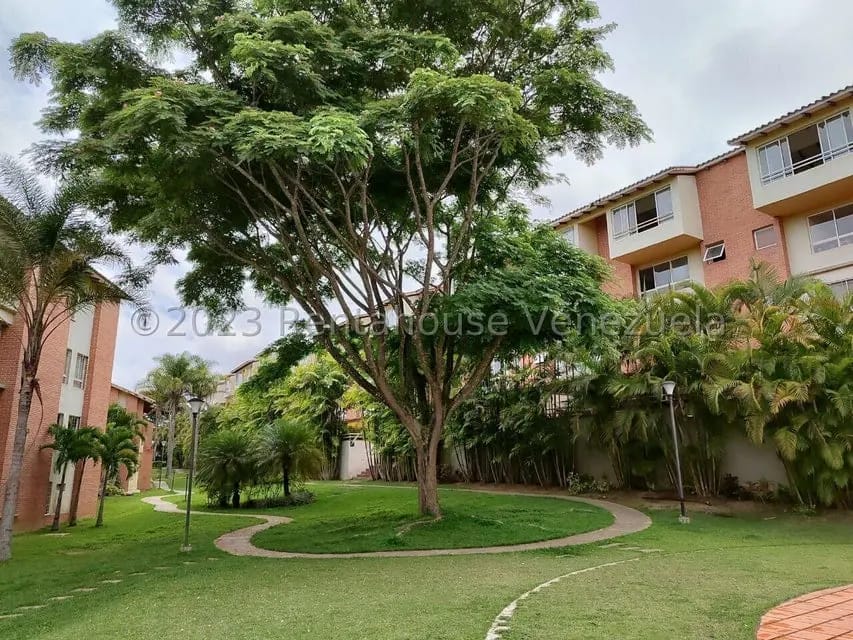 Apartamento (Duplex) en Venta en Loma Linda, Distrito Metropolitano - 2