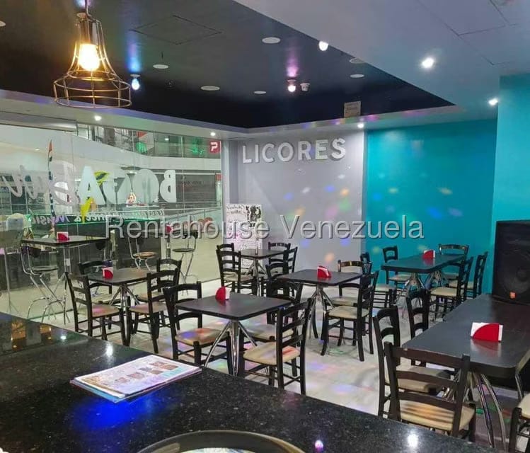 Comercial (Local Comercial) en Venta en Los Dos Caminos, Distrito Metropolitano - 8