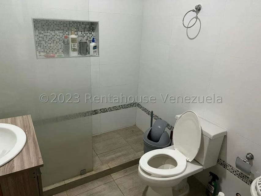 Casa (Duplex) en Venta en Colinas de Bello Monte, Distrito Metropolitano - 31