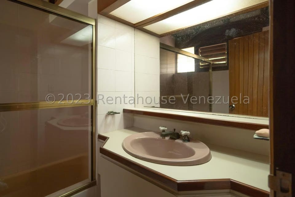 Casa (Multipes Niveles) en Venta en El Junko Country Club, Vargas - 36