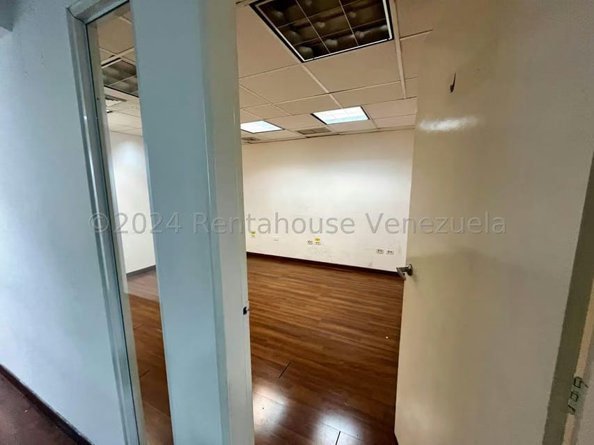 Comercial (Oficina) en Venta en El Bosque, Distrito Metropolitano - 13