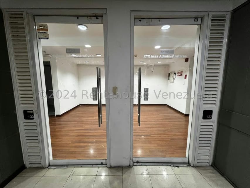 Comercial (Oficina) en Venta en El Bosque, Distrito Metropolitano - 3