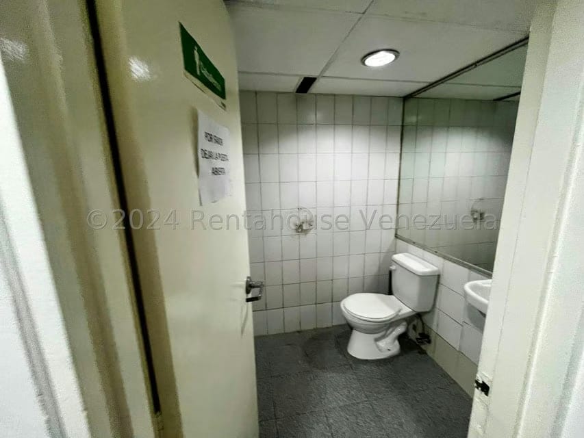 Comercial (Oficina) en Venta en El Bosque, Distrito Metropolitano - 31