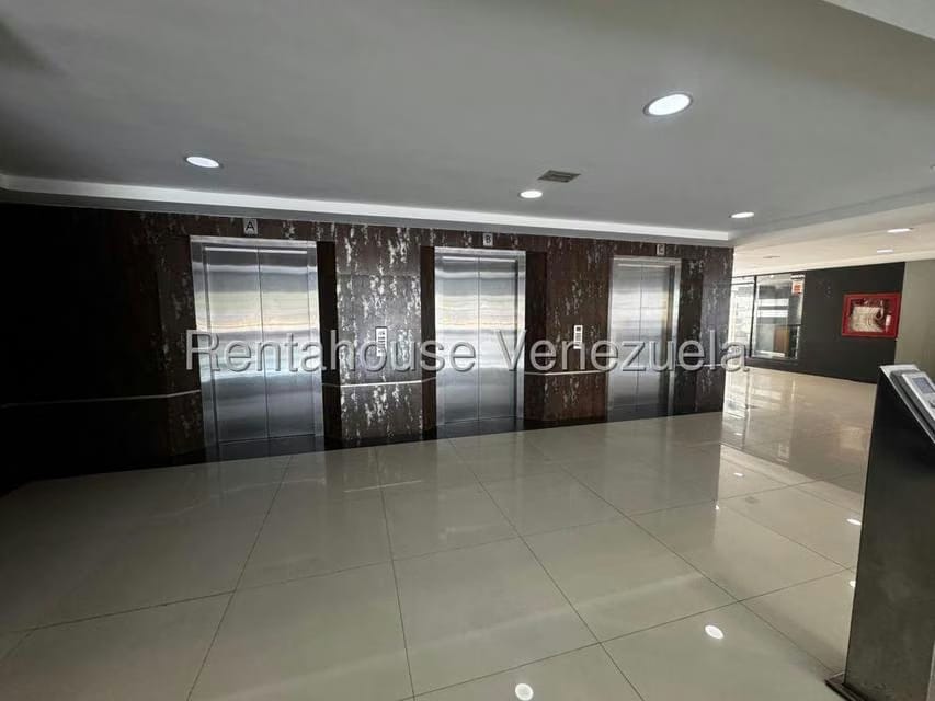 Comercial (Oficina) en Alquiler en Del Este, Lara - 3