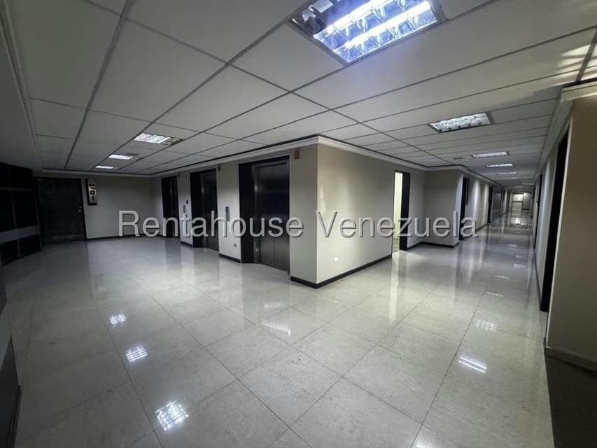 Comercial (Oficina) en Alquiler en Del Este, Lara - 6