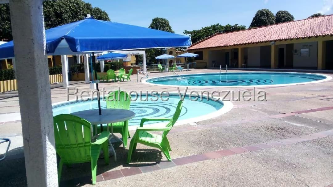 Townhouse (Duplex) en Venta en Los Canales de Rio Chico, Miranda - 2