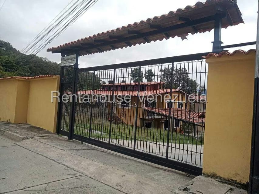 Townhouse (Duplex) en Venta en Avenida los Proceres, Merida - 2