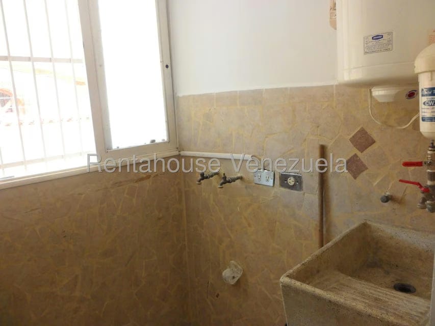 Apartamento (1 Nivel) en Alquiler en Macaracuay, Distrito Metropolitano - 12