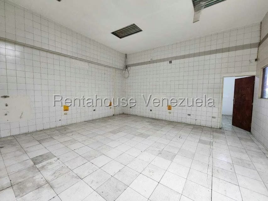 Comercial (Galpon - Deposito) en Alquiler en Zona Industrial 3, Lara - 19