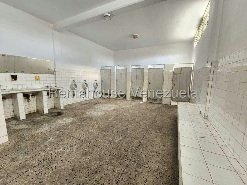Comercial (Galpon - Deposito) en Alquiler en Zona Industrial 3, Lara - 21