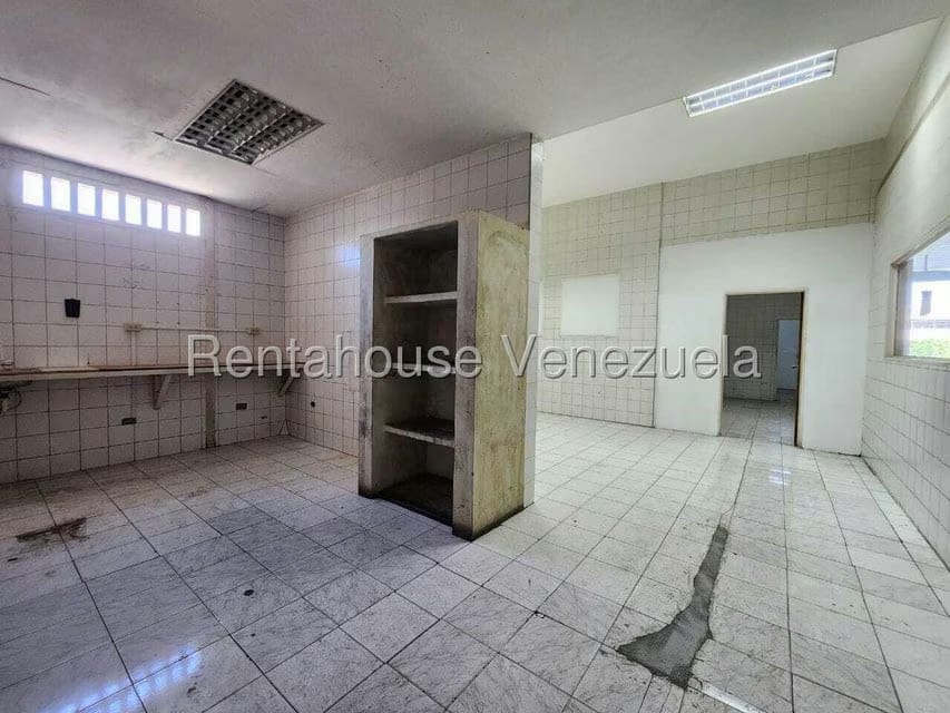 Comercial (Galpon - Deposito) en Alquiler en Zona Industrial 3, Lara - 22