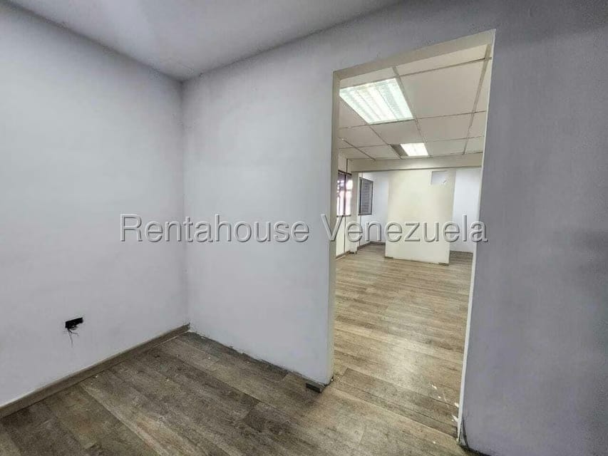 Comercial (Galpon - Deposito) en Alquiler en Zona Industrial 3, Lara - 26