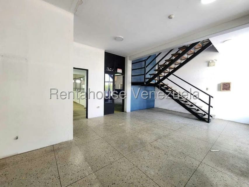 Comercial (Galpon - Deposito) en Alquiler en Zona Industrial 3, Lara - 34
