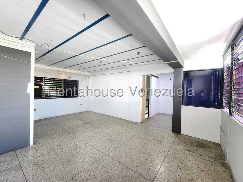 Comercial (Galpon - Deposito) en Alquiler en Zona Industrial 3, Lara - 39