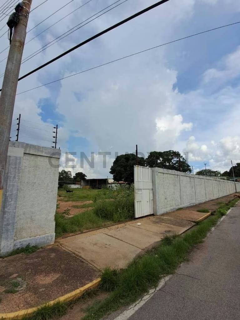 Galpon con terreno en venta en la calle apure ideal para empresas