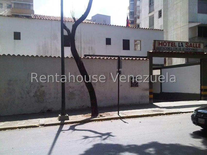 Comercial (Edificio) en Alquiler en La Florida, Distrito Metropolitano