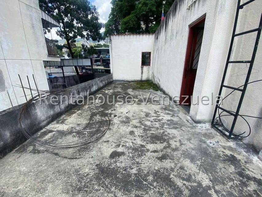 Comercial (Edificio) en Alquiler en La Florida, Distrito Metropolitano - 11