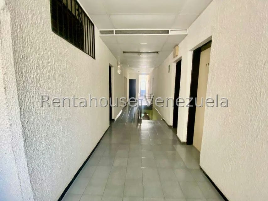 Comercial (Edificio) en Alquiler en La Florida, Distrito Metropolitano - 12
