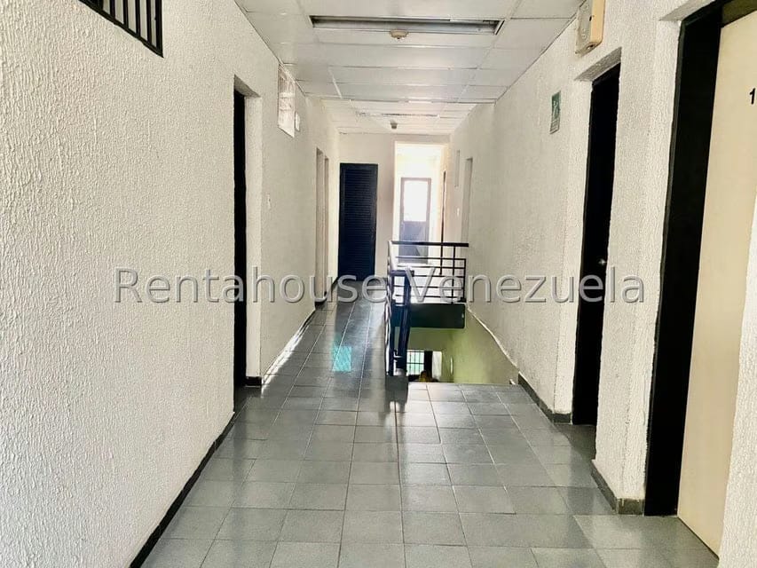 Comercial (Edificio) en Alquiler en La Florida, Distrito Metropolitano - 13