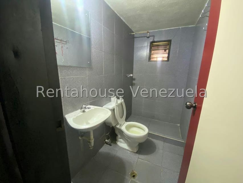 Comercial (Edificio) en Alquiler en La Florida, Distrito Metropolitano - 15