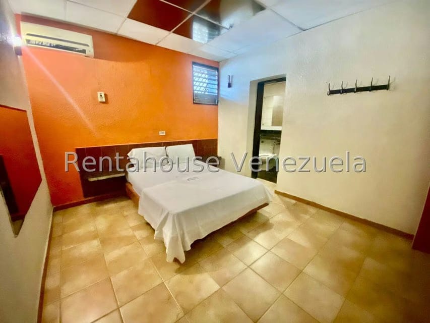Comercial (Edificio) en Alquiler en La Florida, Distrito Metropolitano - 21