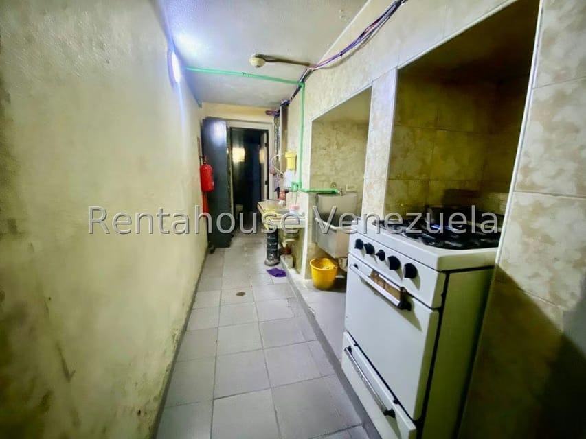 Comercial (Edificio) en Alquiler en La Florida, Distrito Metropolitano - 4