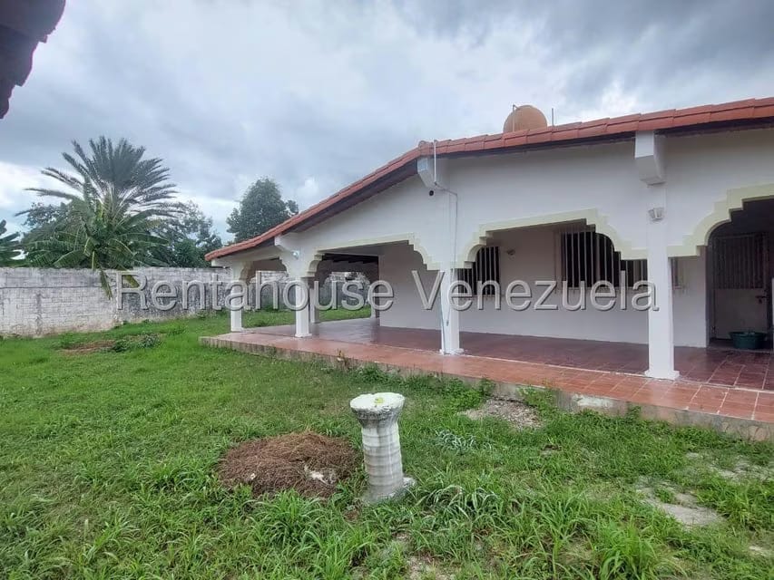 Casa (1 Nivel) en Venta en Las Acacias, Trujillo