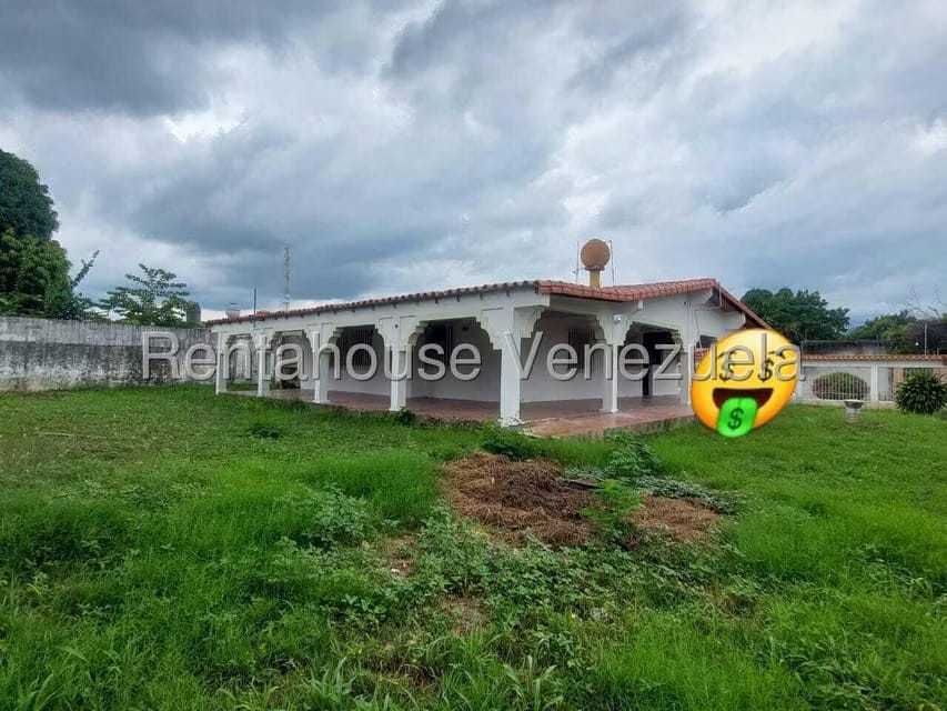 Casa (1 Nivel) en Venta en Las Acacias, Trujillo - 23