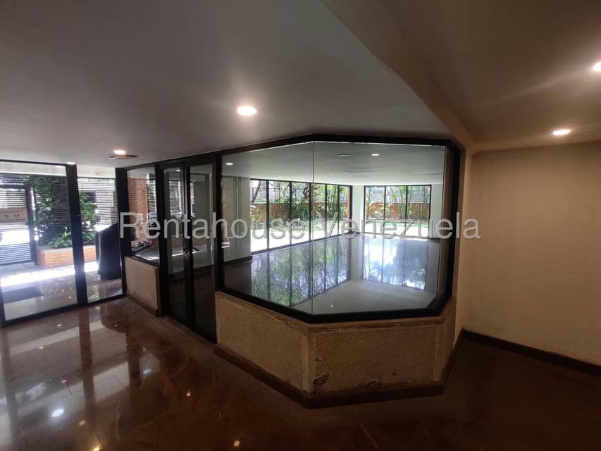 Apartamento (1 Nivel) en Alquiler en Campo Alegre, Distrito Metropolitano - 4